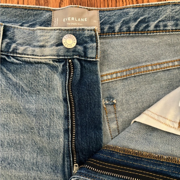 Everlane - The Cheeky Jean Short - Picture 3 of 5